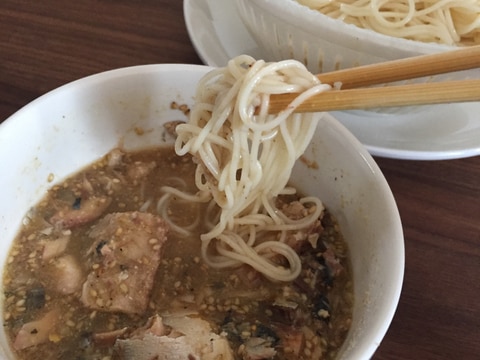 簡単美味しい！サバ缶でそうめんのつけ汁